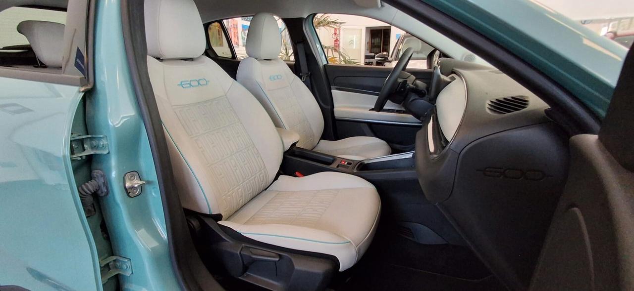 Fiat 600 Hybrid 100 CV DCT MHEV La Prima