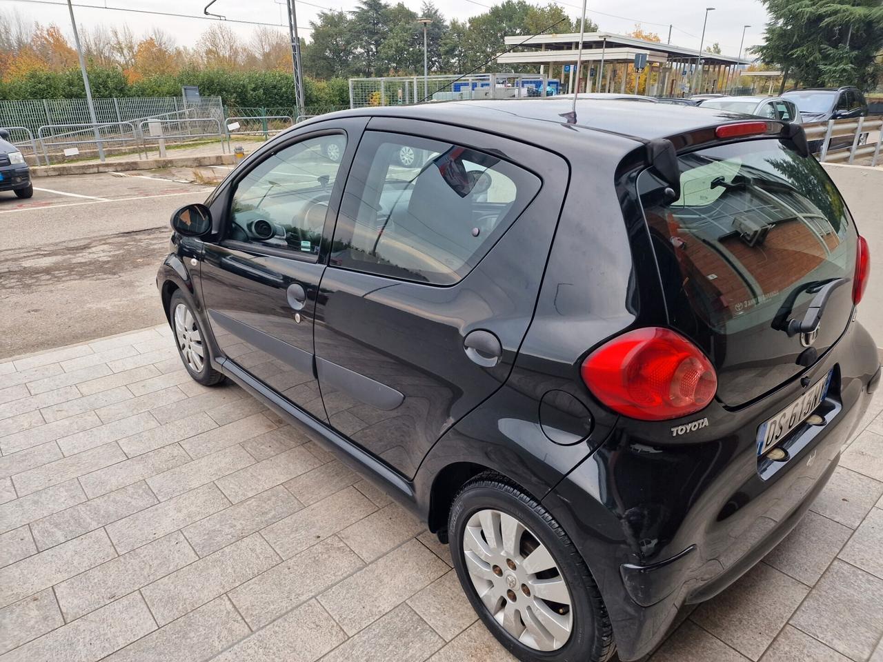 Toyota Aygo 1.0 12V VVT-i 5 porte Now