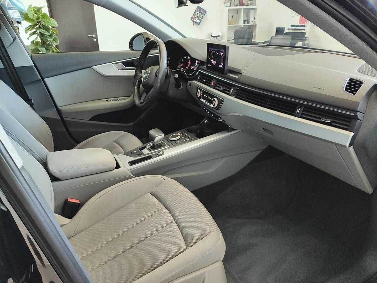 Audi A4 Avant 2.0 TDI 122 CV Sport automatica