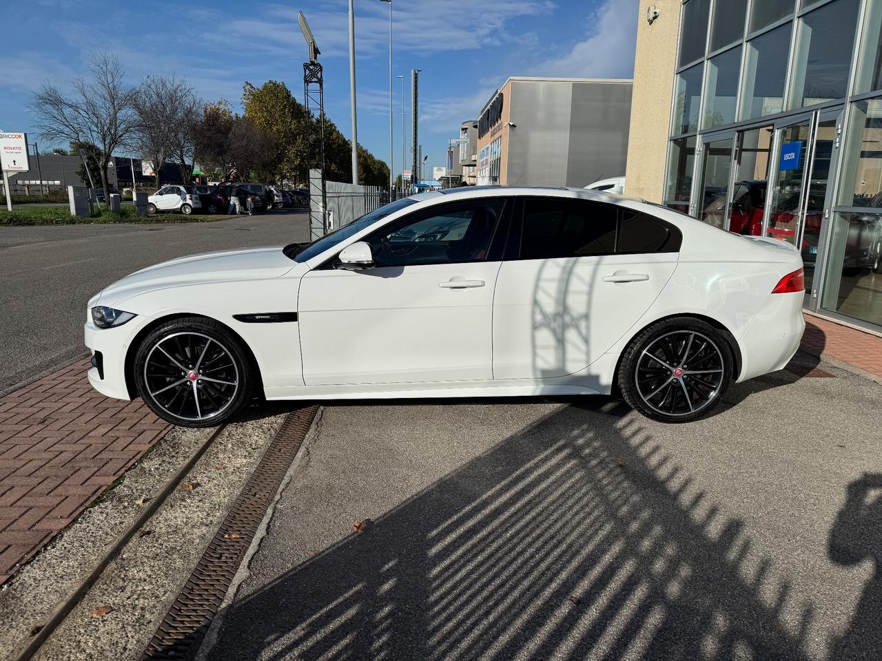 Jaguar XE 2.0 D Turbo R-Sport. Euro 6B