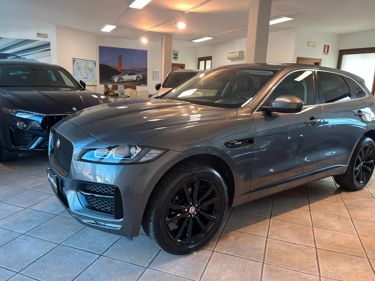 Jaguar F-Pace 2.0 D 180 CV AWD R-Sport