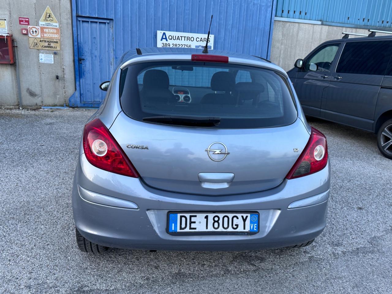 Opel Corsa 1.2 3 porte Club