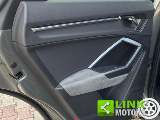 AUDI Q3 S-tronic S-line plug-in Hybrid Identity Black