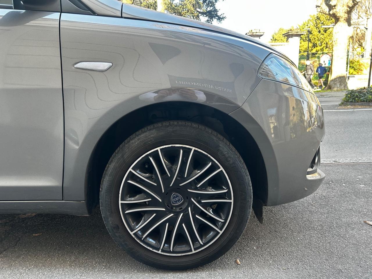 Lancia Ypsilon 1.0 FireFly HYBRID 5p s&s Gold *49000KM*CARPLAY*