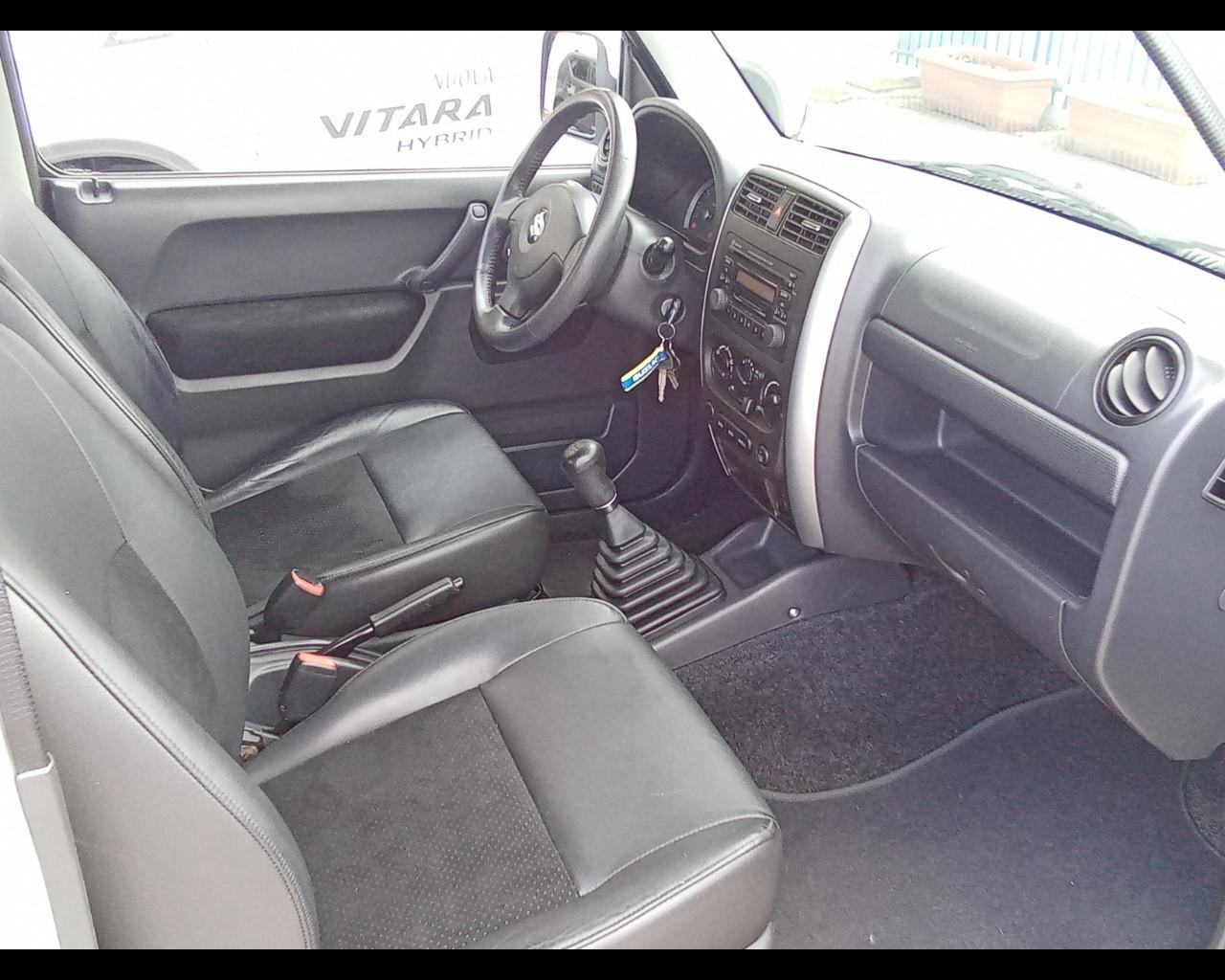 SUZUKI Jimny 3ª serie - Jimny 1.3i 16V cat 4WD JLX Più