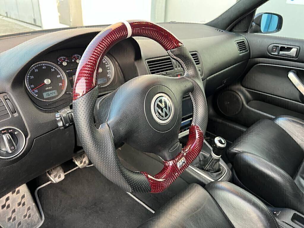 Volkswagen Golf R32