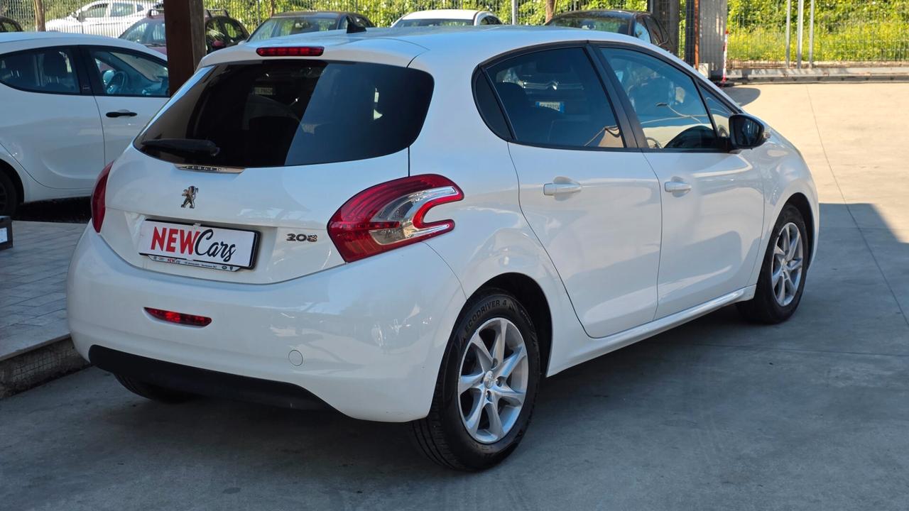 Peugeot 208 1.4 HDi 68 CV 5 porte Allure