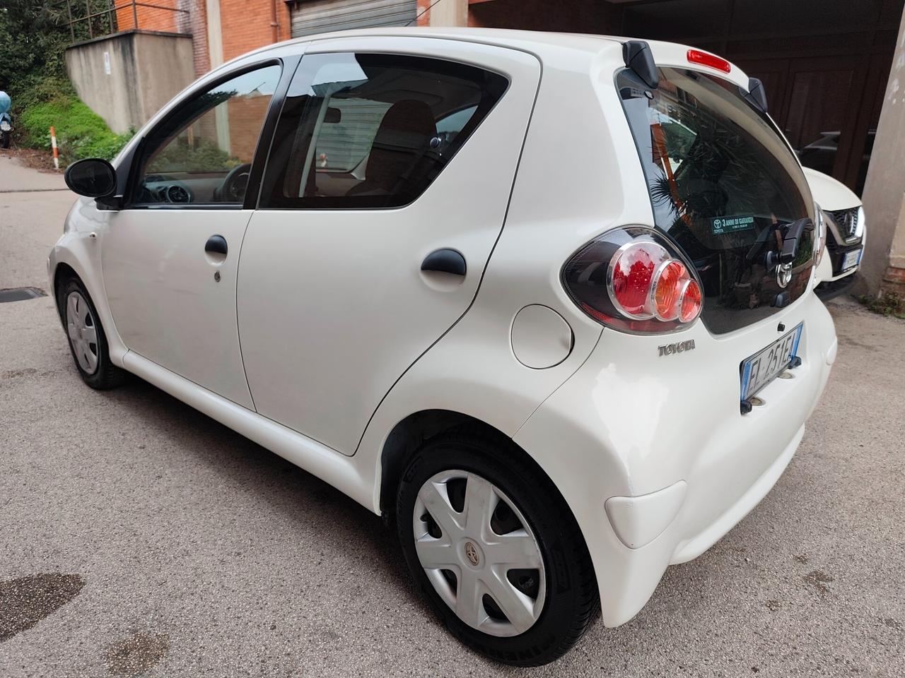 Toyota Aygo 1.0 12V VVT-i 5 porte Active