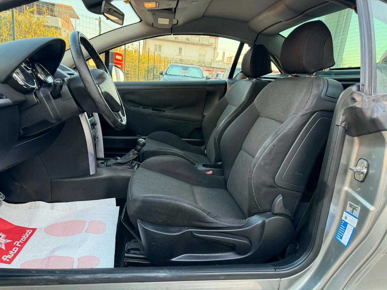 Peugeot 207 1.6 HDi 110CV 3p.CABRIO Féline OK NEOPATENTATI