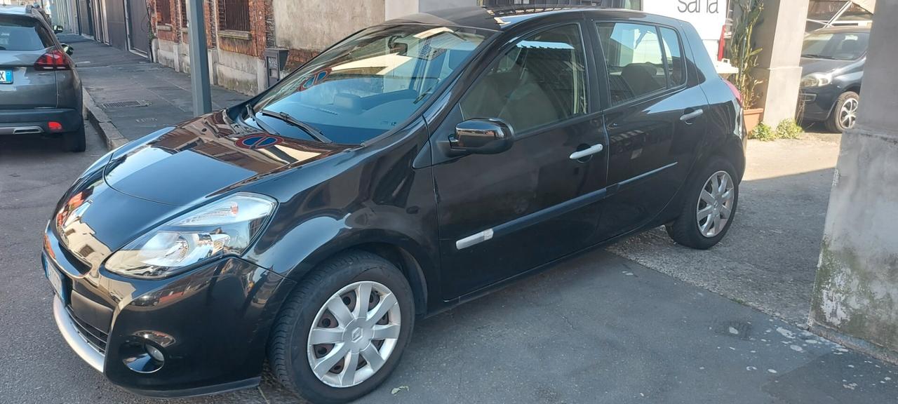 Renault Clio 1.2 16V 5 porte Dynamique