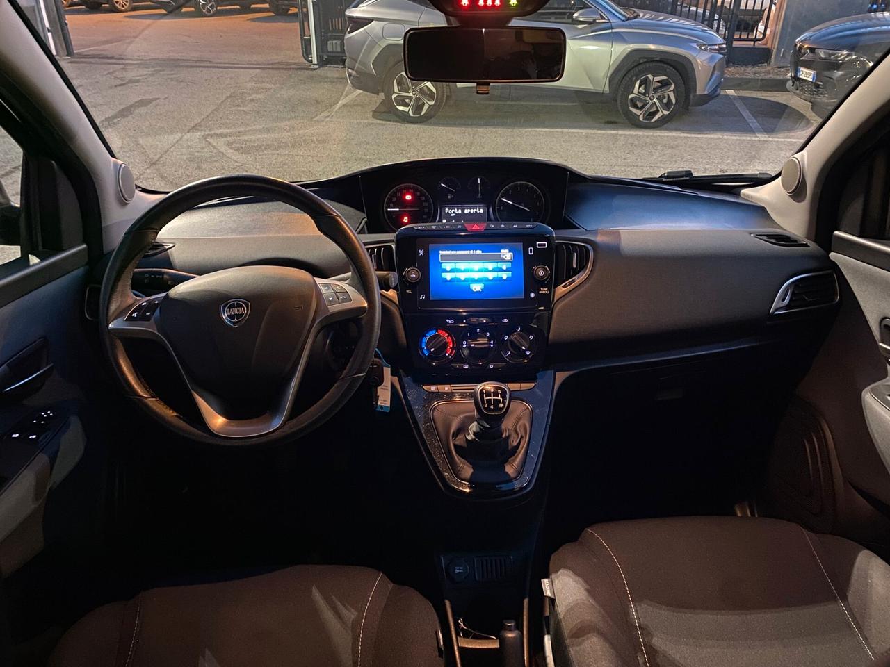 Lancia Ypsilon 1.0 FireFly 5 porte S&S Hybrid Ecochic Gold