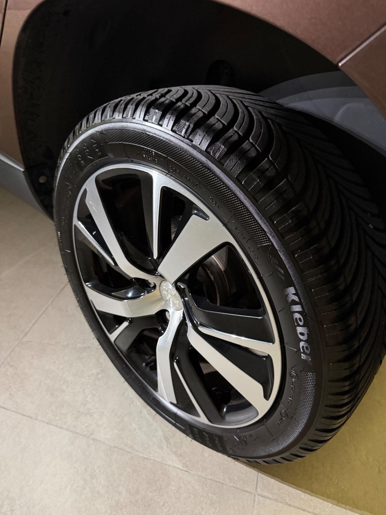 Peugeot 2008 1.6 e-HDi 115CV STOP&START ALLURE KMCERT UNICOPR