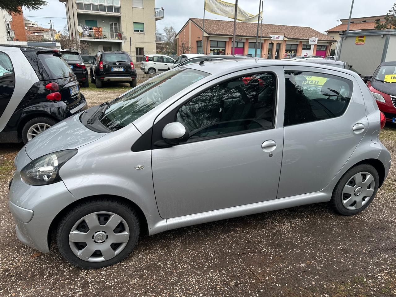 Toyota Aygo 1.0 12V VVT-i 5 porte Sol