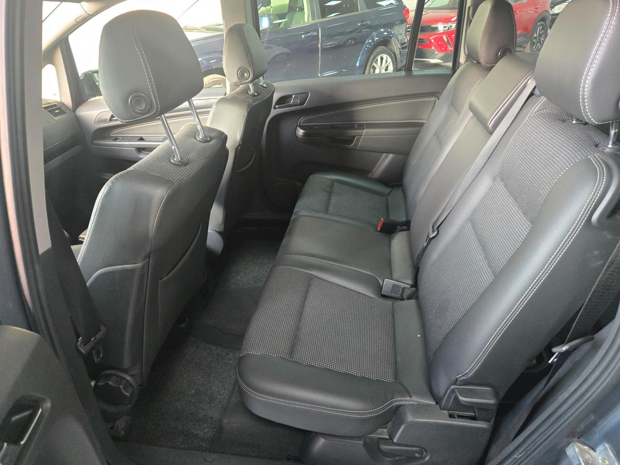 Opel Zafira 1.8 16V VVT Cosmo