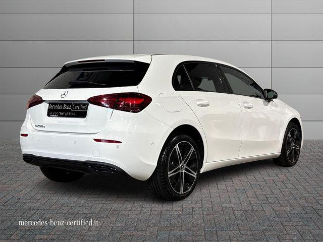 MERCEDES-BENZ A 250 e hybrid EQ Progressive Advanced