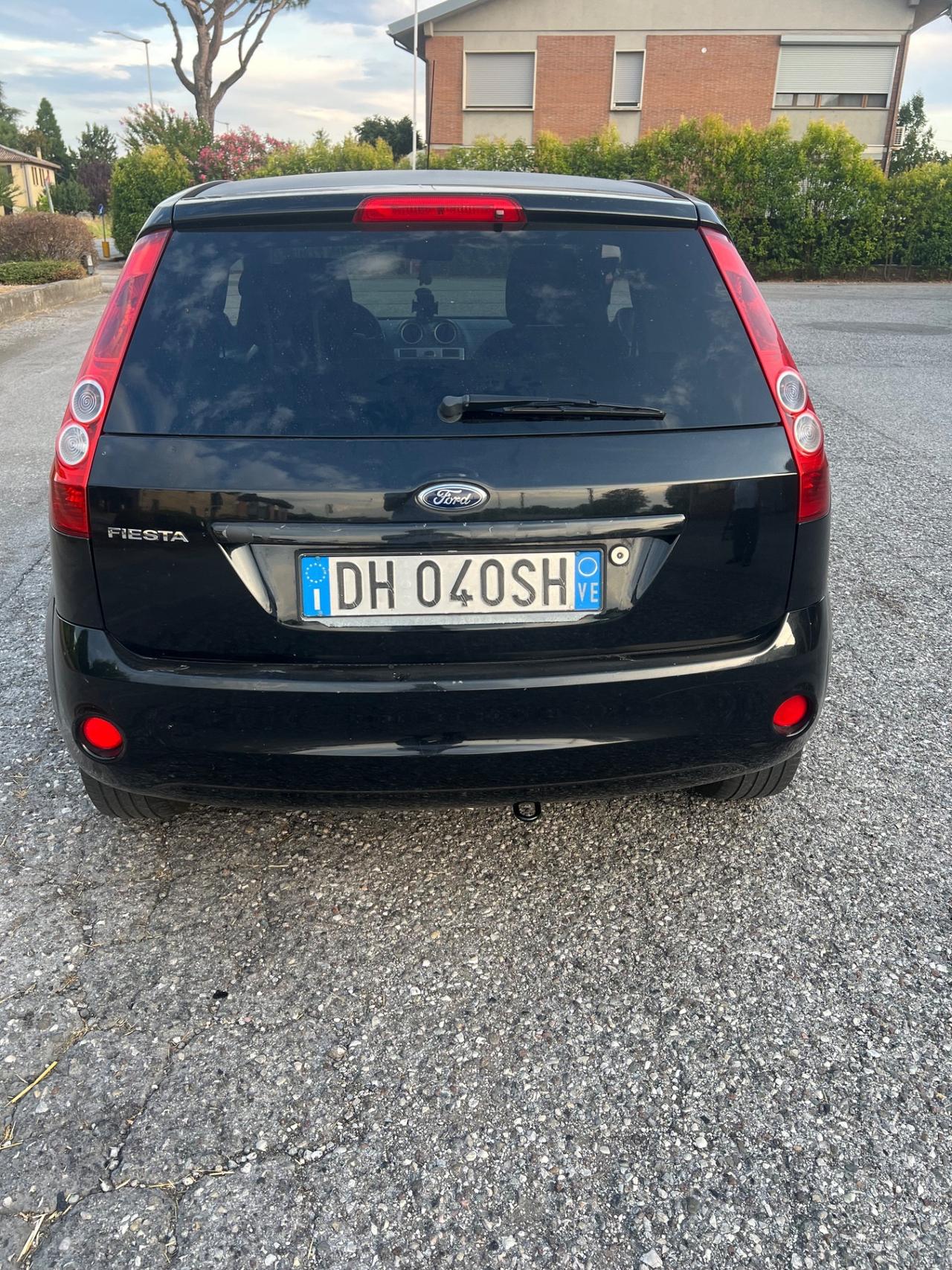 Ford Fiesta 1.2 16V 5p. Ghia