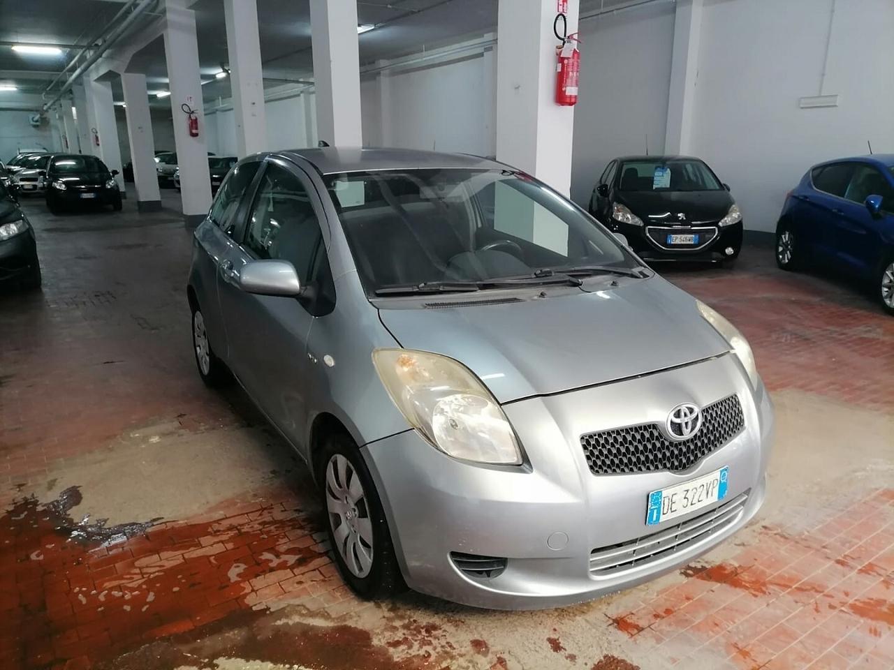 Toyota Yaris 1.4 D4D 90 Cv Sol cambio automatico