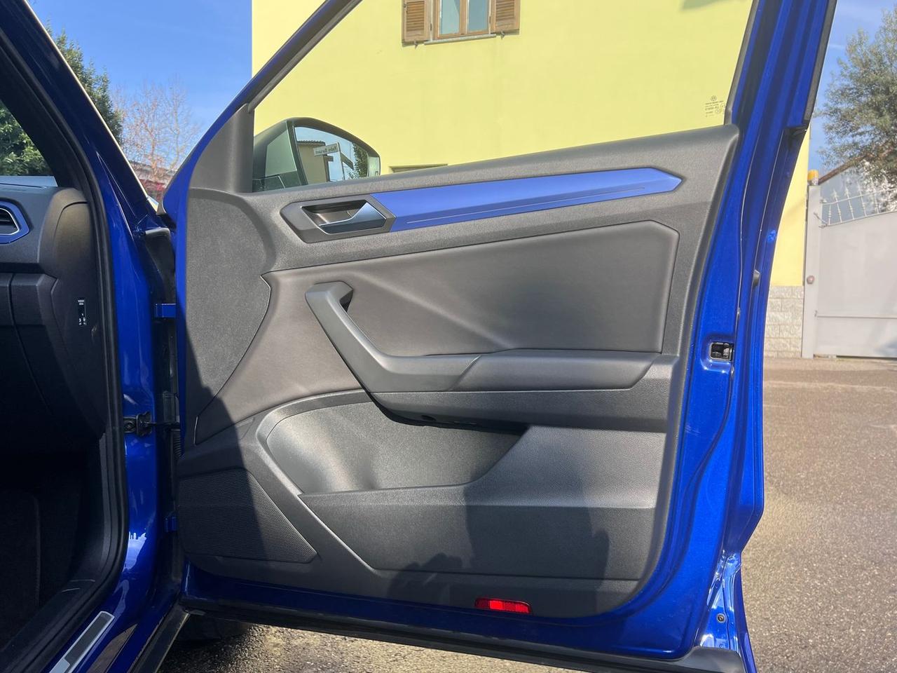 Volkswagen T-Roc 2.0 TSI R R Line #7984