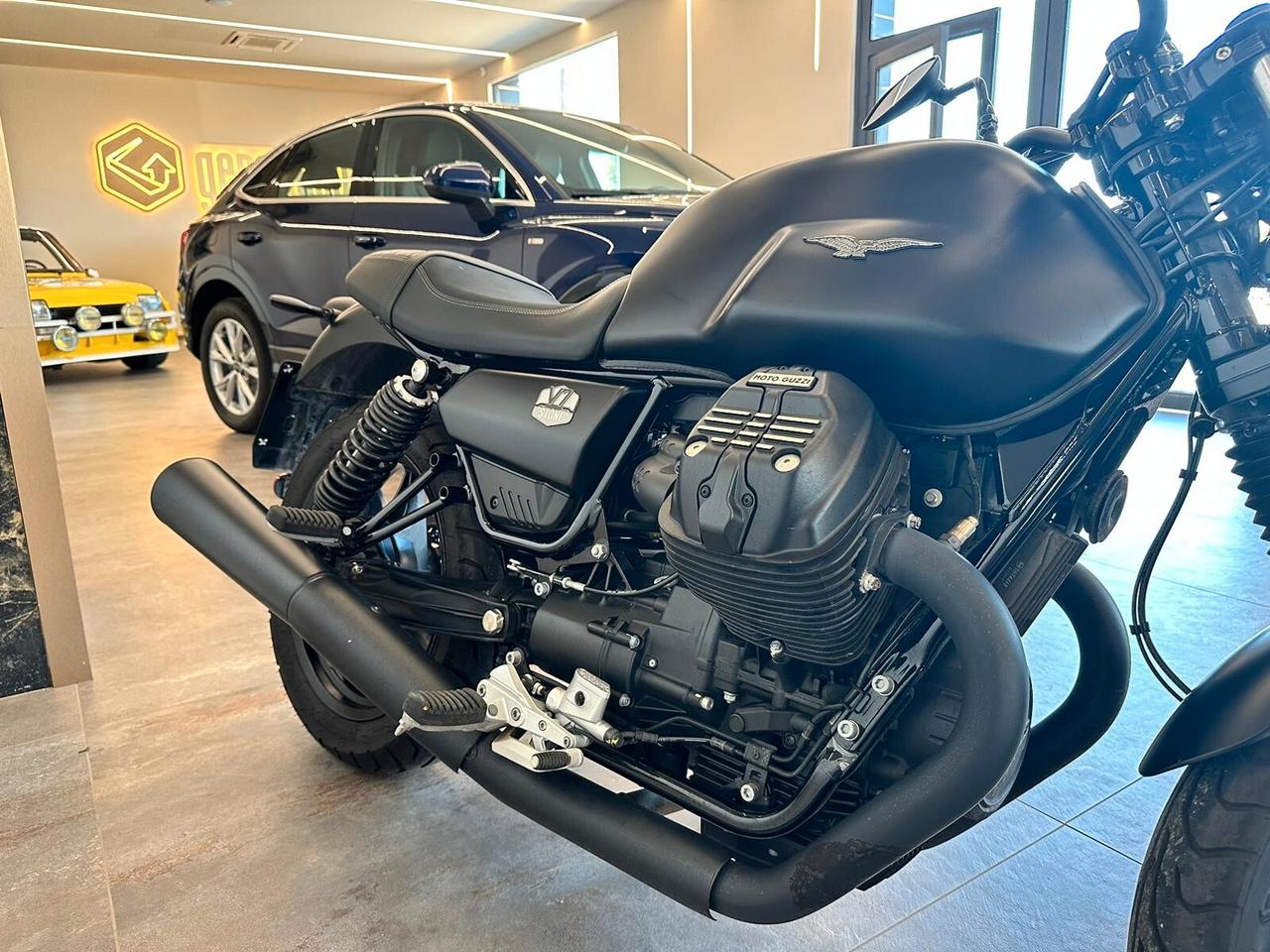 Moto Guzzi V7 Stone 850 4450 KM 2022