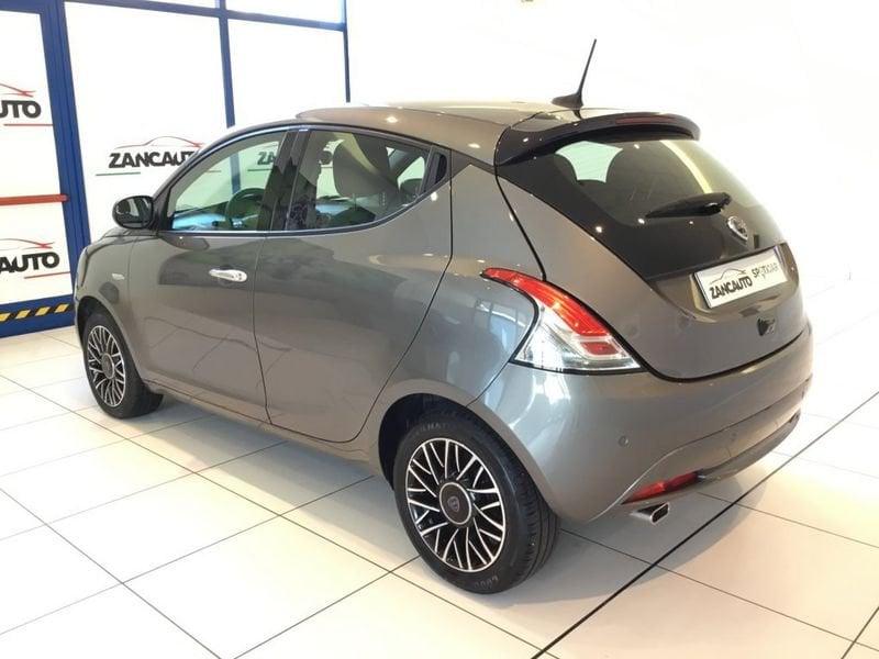 Lancia Ypsilon 1.0 FireFly 5 porte S&S Hybrid Platino