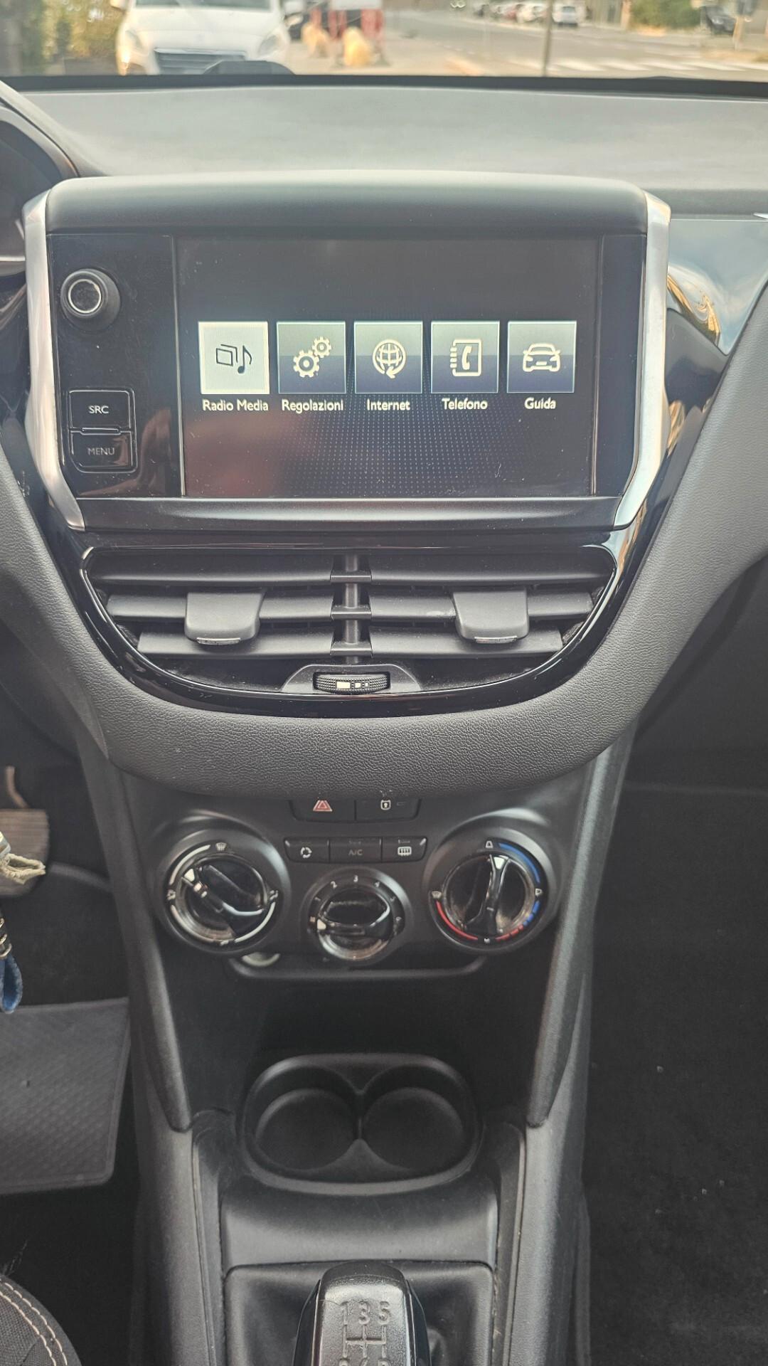 Peugeot 208 1.4 HDi 68 CV 5 porte Allure