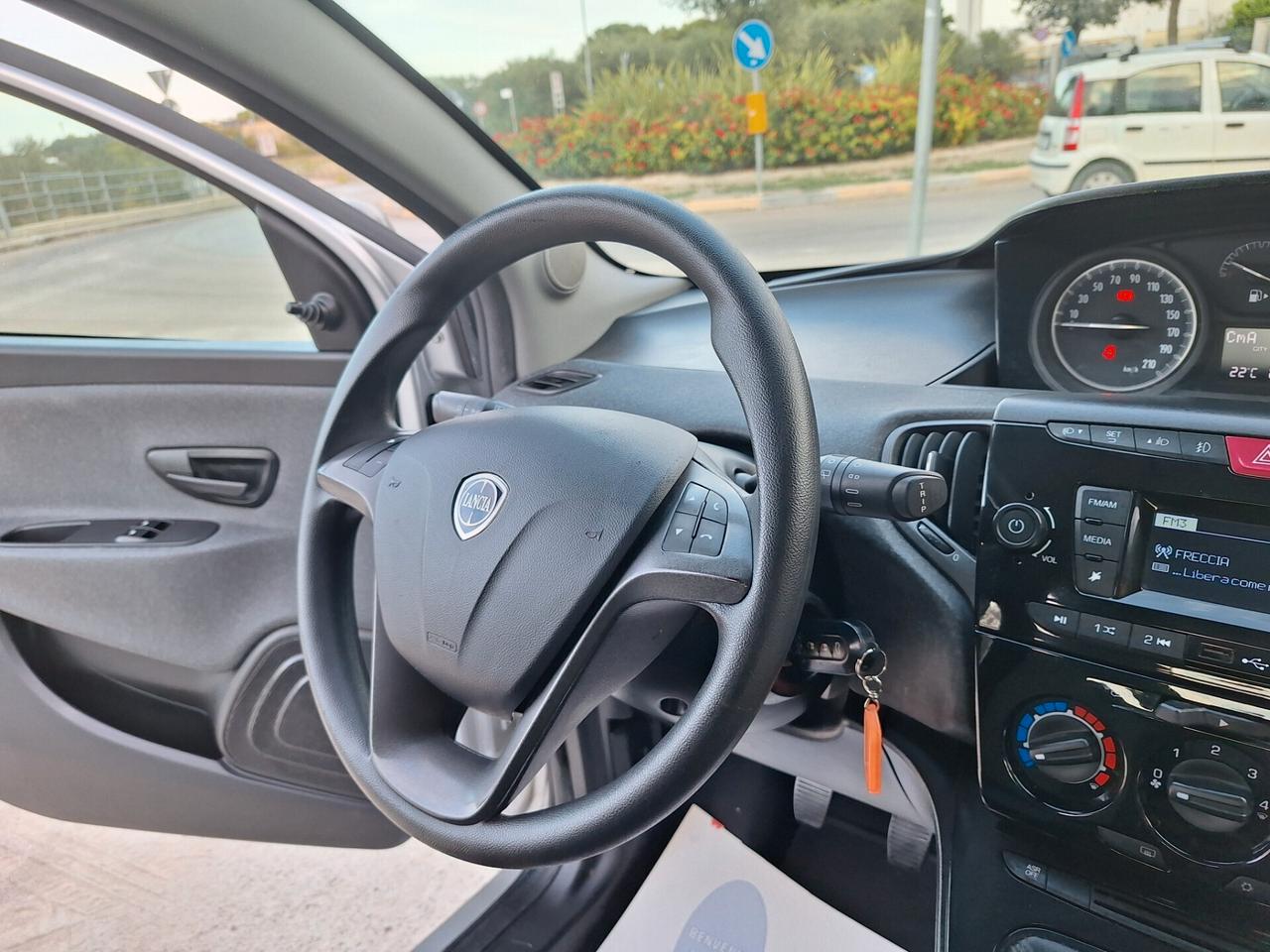 Lancia Ypsilon 1.2 69 CV 5 p 72000 KM 2019