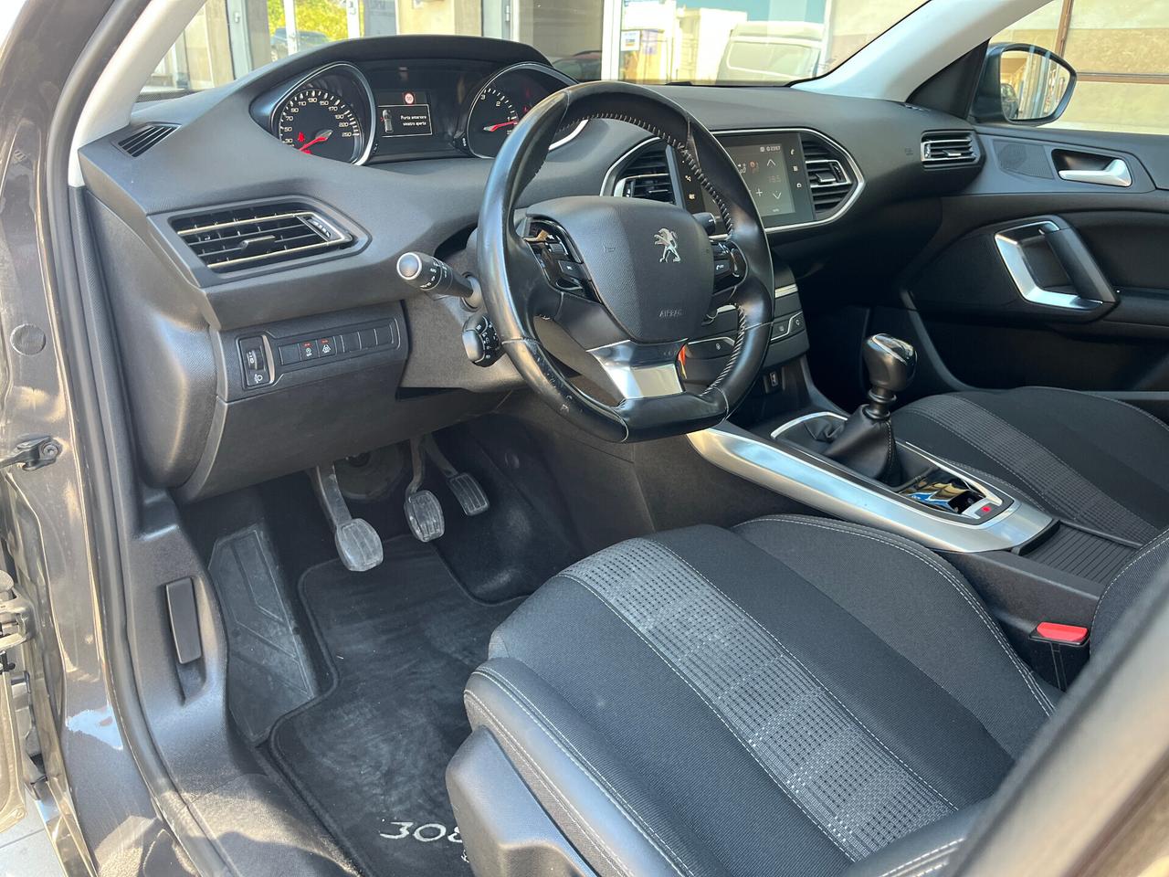 Peugeot 308 BlueHDi 130 S&S SW Allure