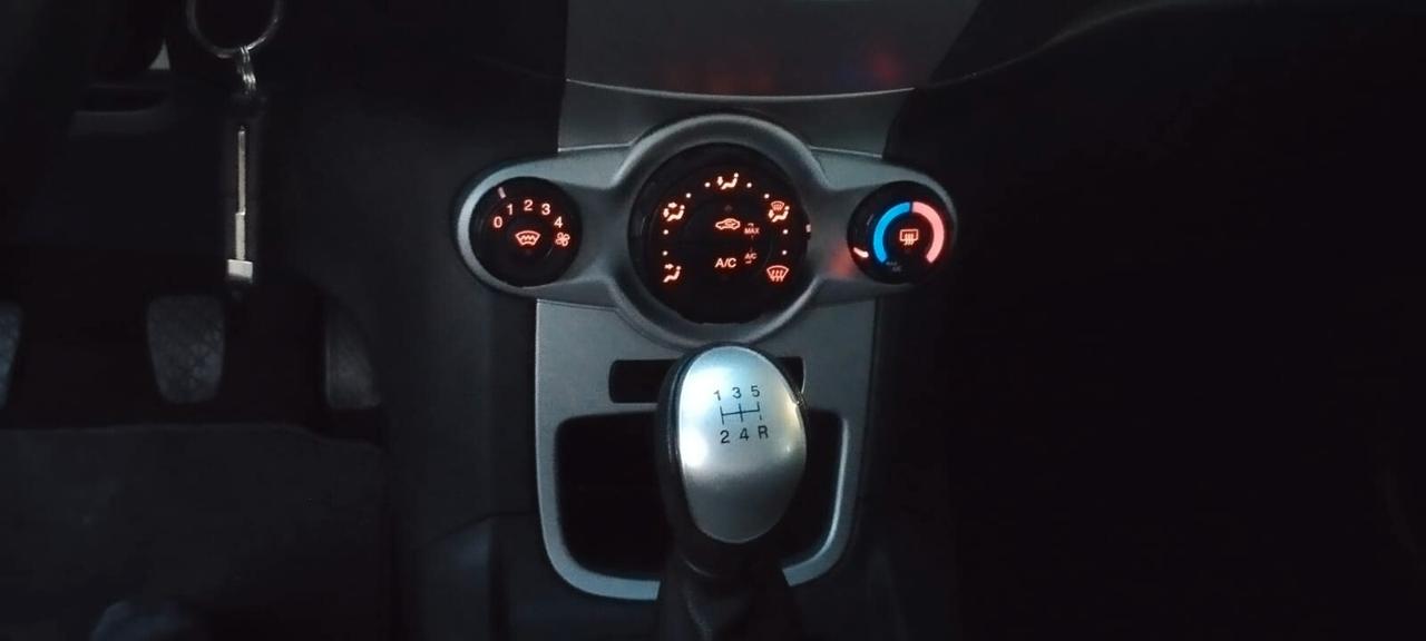 Ford Fiesta 1.2 16V 82CV 5p. Titanium Bs.
