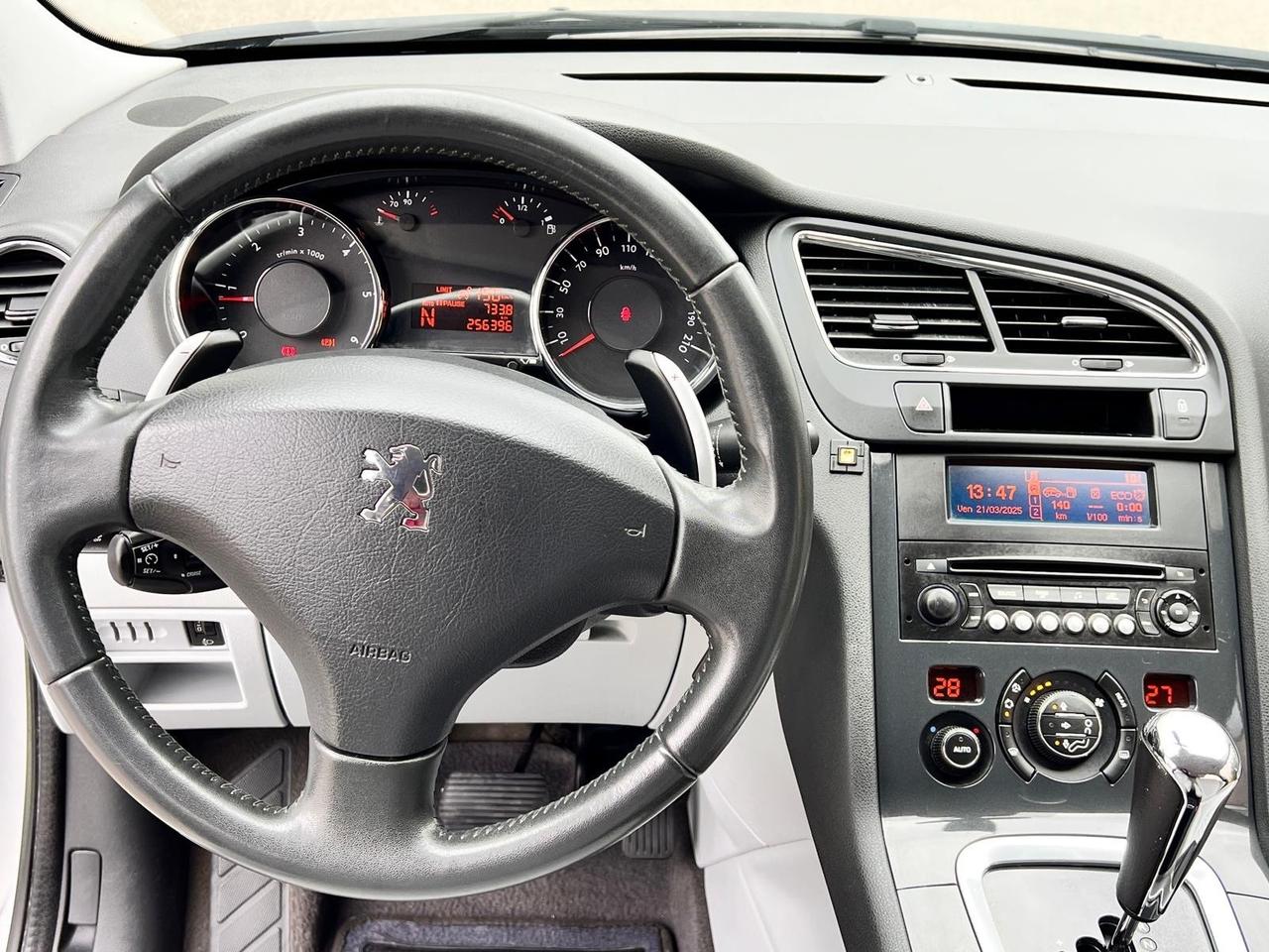 Peugeot 5008 1.6 e-HDi 115CV Stop&Start cambio automatico Allure