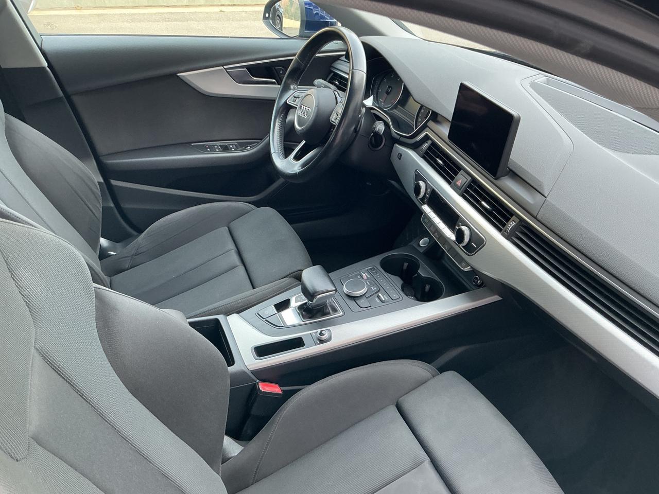 Audi A4 Avant 35 TDI S tronic Business Sport