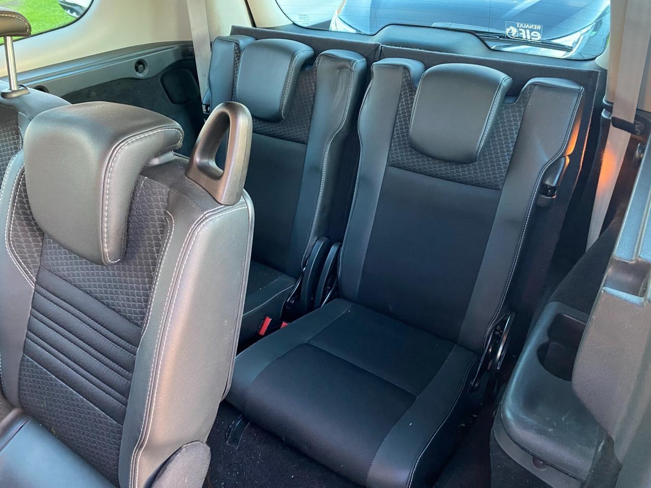 RENAULT - Grand Scénic - dCi 8V 110 CV EDC