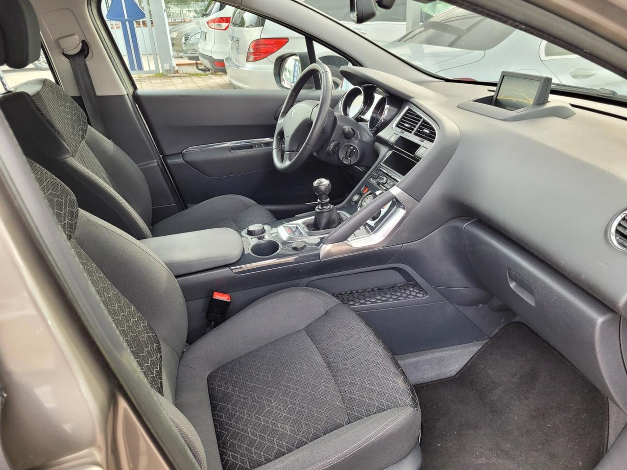 Peugeot 3008 1.6 HDi 115CV Allure