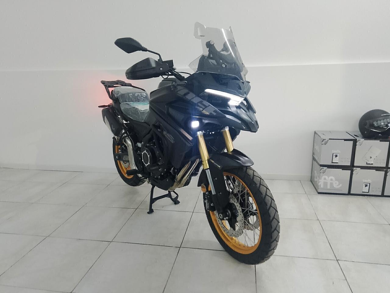 VOGE VALICO 525 DSX BLACK KNIGHT