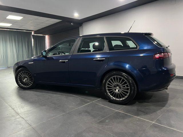 ALFA ROMEO 159 1.9 JTDm 16V Sportwagon Distinctive