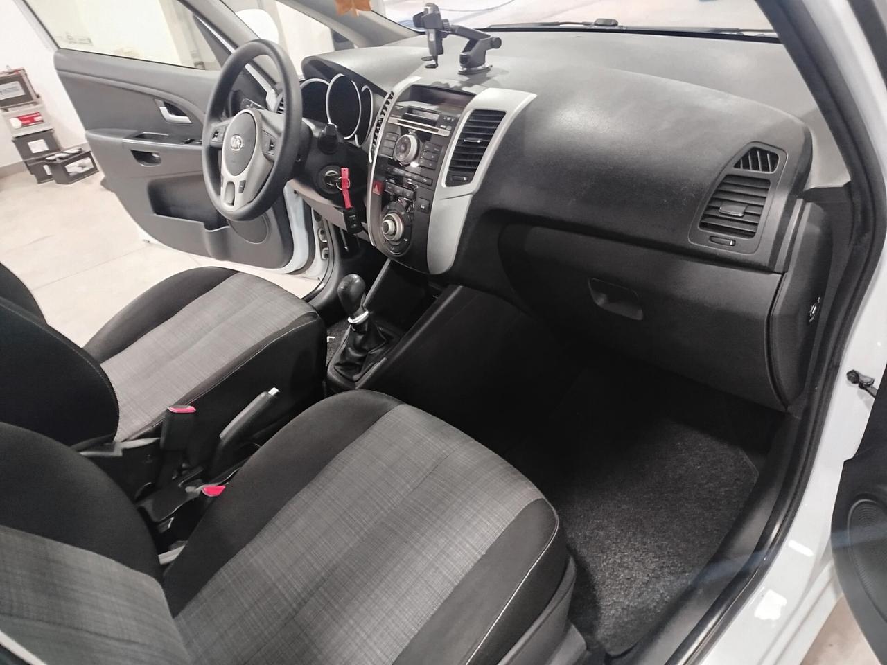 Kia Venga 1.4 CRDi 90CV Cool