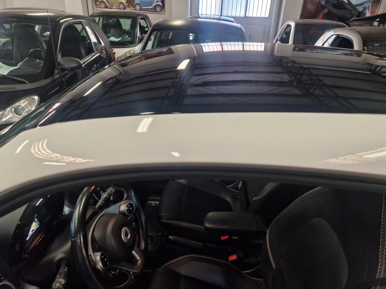 Brabus xclusive total white 77000km garanzia strafull