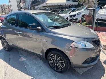 Lancia Ypsilon Neopatentato Anche permuta
