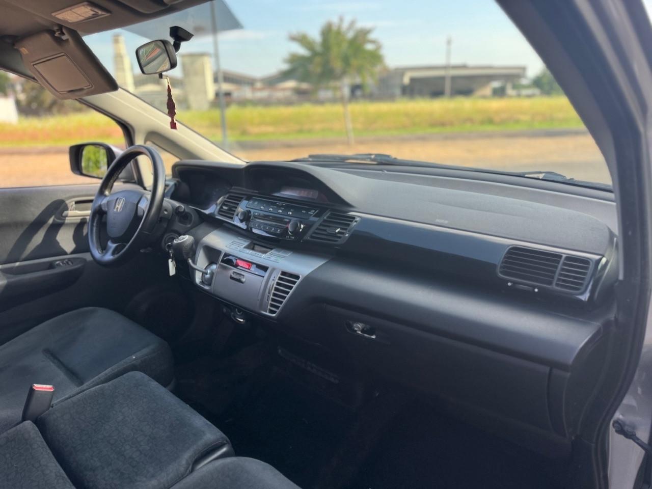 Honda FR-V 2.0 16V i-VTEC Executive LH