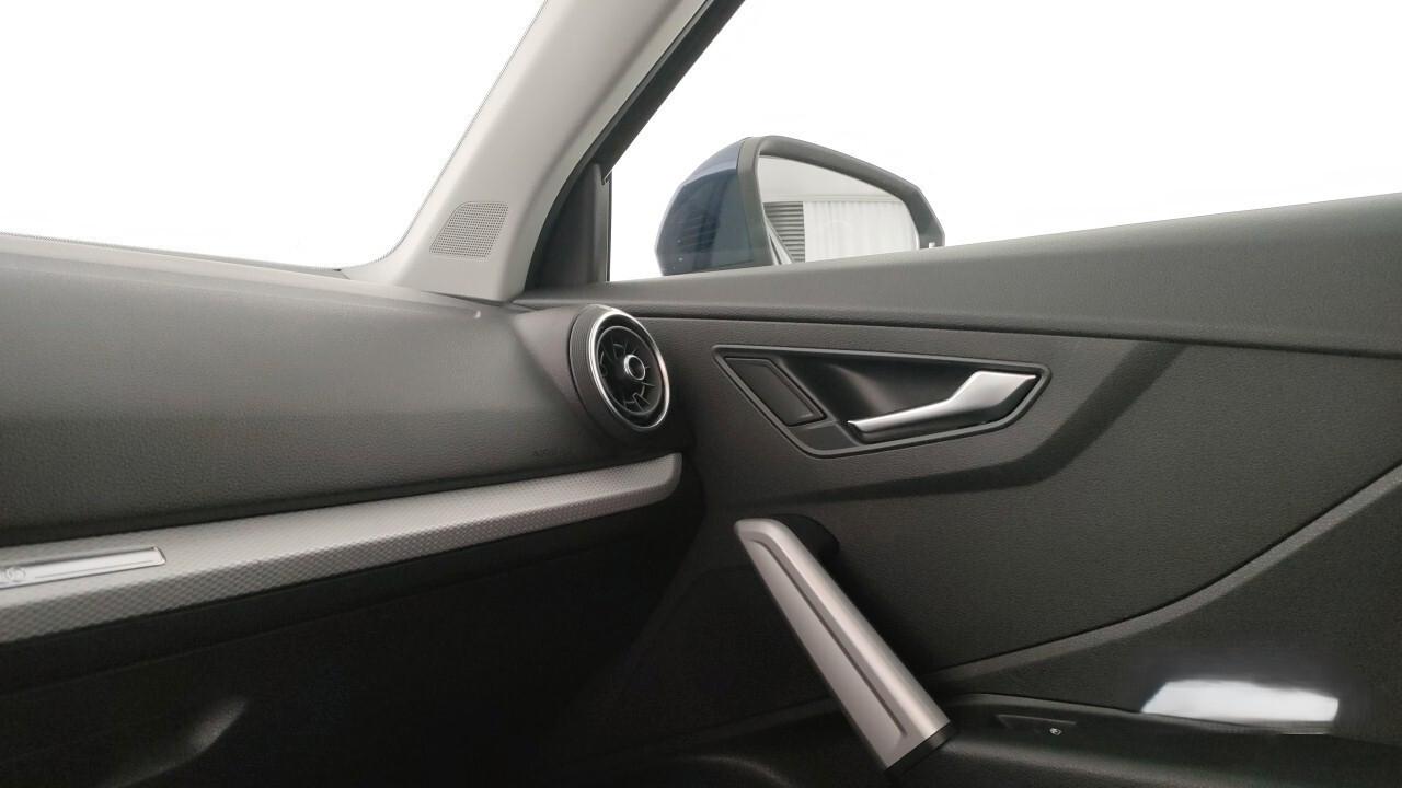 Audi Q2 30 TDI Identity Black