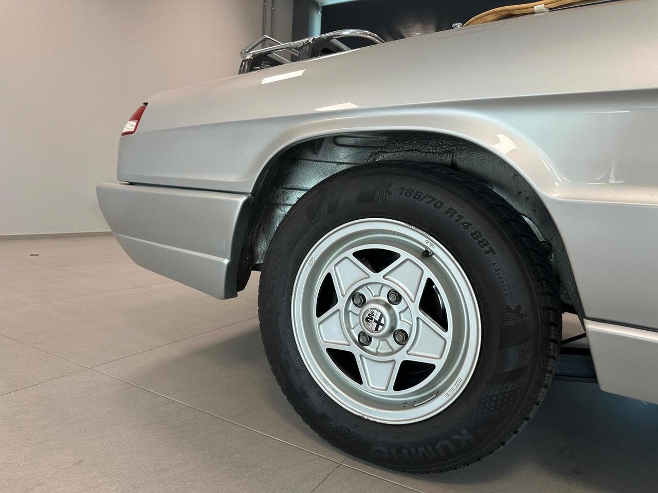 Alfa Romeo Spider 1.6