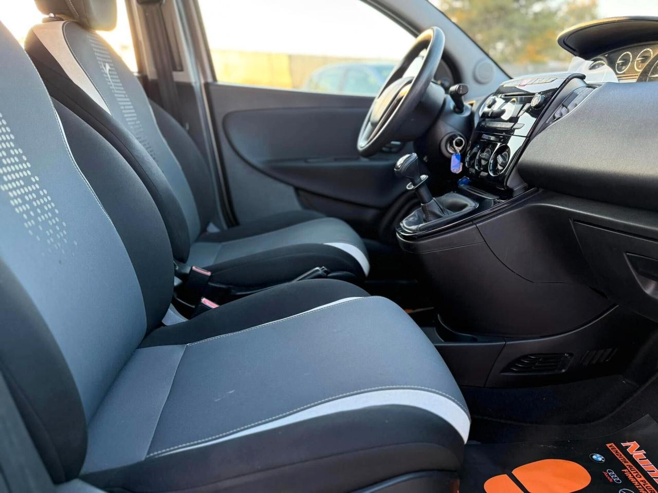 Lancia Ypsilon 1.2 69 CV 5 porte GPL Ecochic Gold