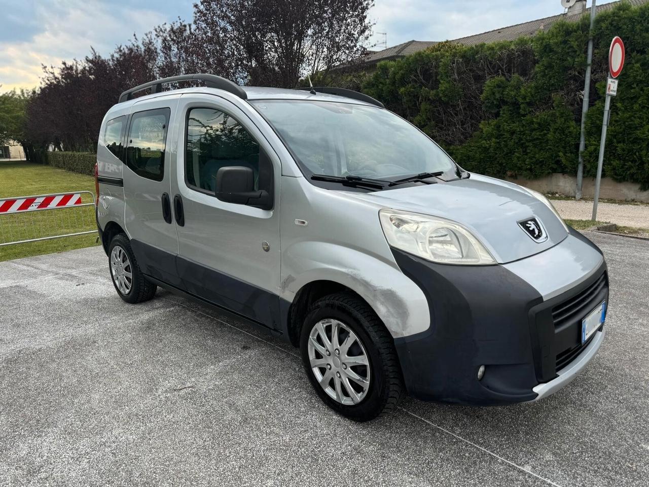 Peugeot Bipper Tepee 1.3 HDi 75 FAP Outdoor -gancio traino