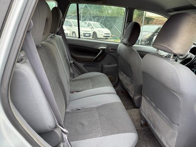 Toyota RAV 4 2.0 PASSO LUNGO GPL - BOMBOLE VALIDE FINO AL 2035