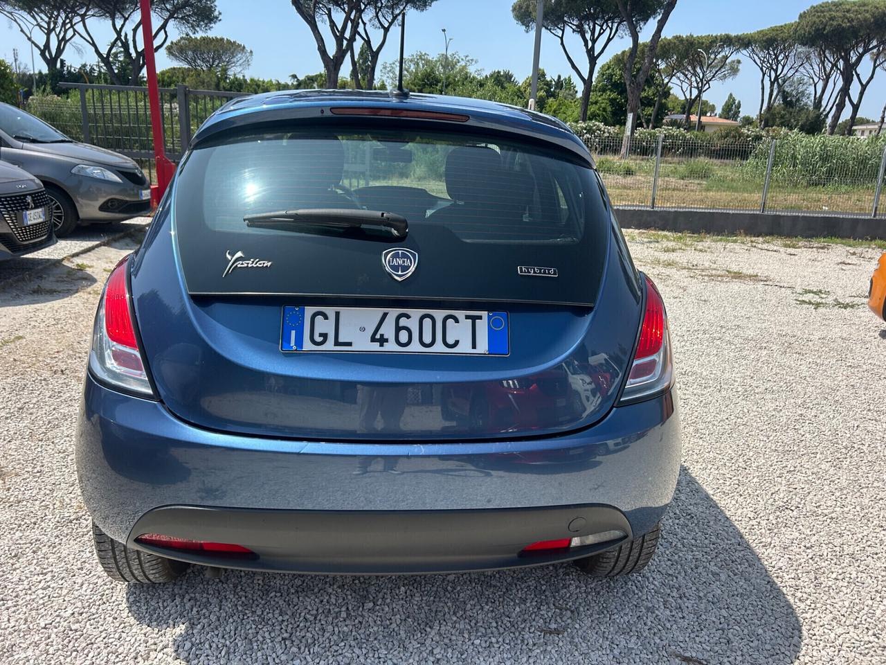 Lancia Ypsilon 1.0 FireFly 5 porte S&S Hybrid Silver