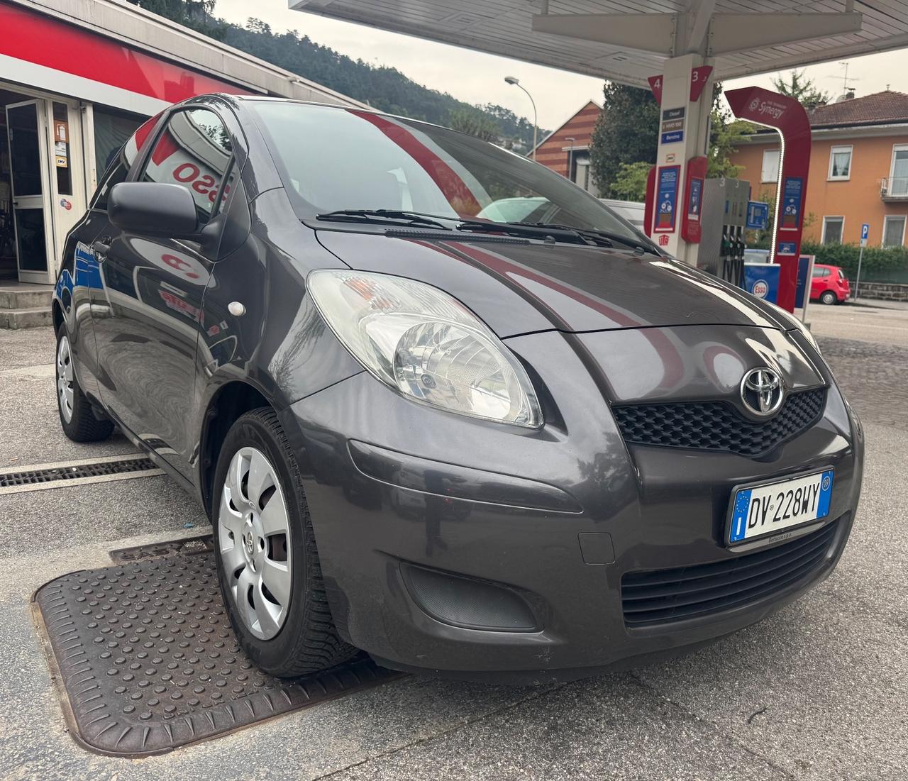 Toyota Yaris 1.0 3 porte Sol