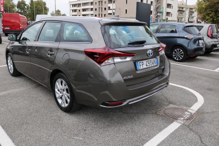 TOYOTA Auris II - Auris 1.8h Cool cvt my17