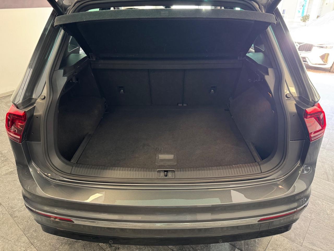 Volkswagen Tiguan 2.0 BiTDI 240 Cv DSG 4MOTION R-Line