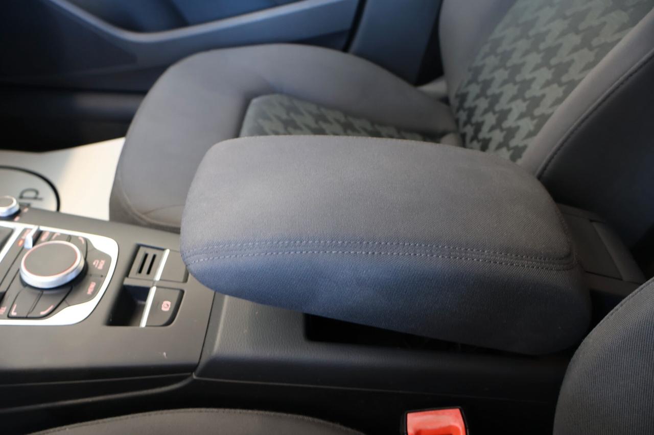 Audi A3 1.6 TDI clean diesel S tronic Attraction