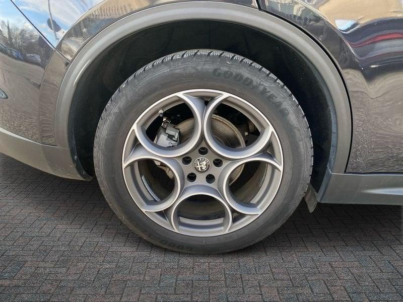 Alfa Romeo Stelvio 2.2 t Sprint Q4 190cv auto