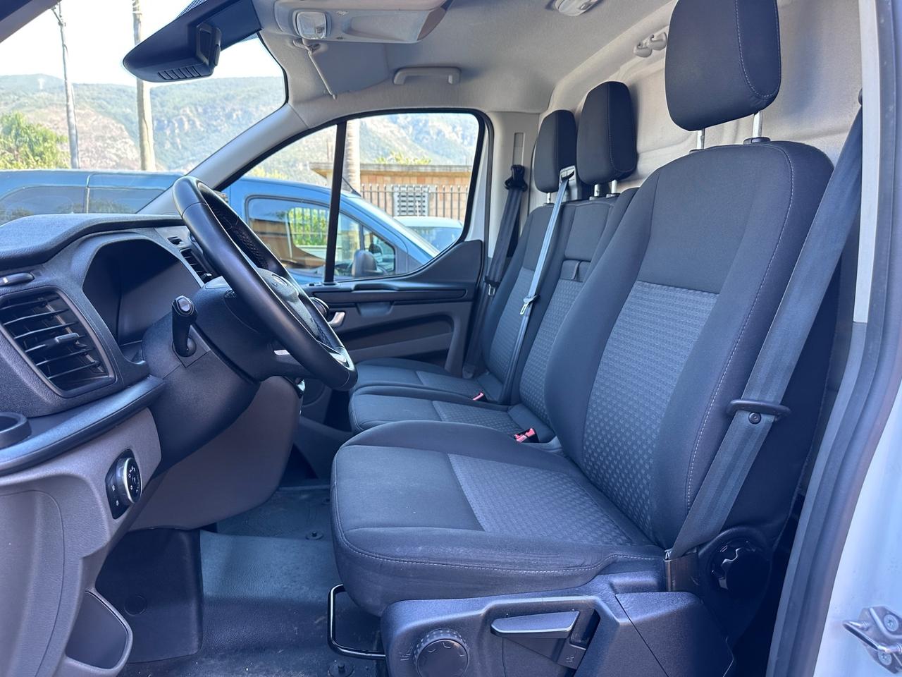 Ford Transit Custom 300 2.0 EcoBlue 130 PASSO LUNGO